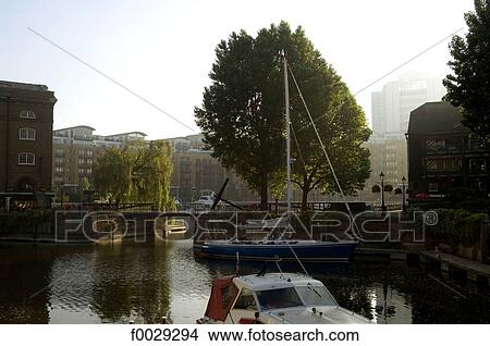 Picture - England, London, Docklands, Saint katherine's Dock. Fotosearch