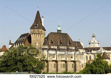 Stock Image - Hungary, Budapest, Pest, Vajdahunyad castle. Fotosearch