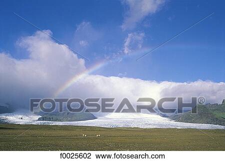 Stock Image - Iceland, near Vatnajökull glacier, glacial lake Jökulsarlon. Fotosearch