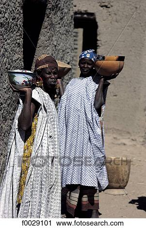 Stock Image - Mali, Debo lake 's bank, Guidio, women. Fotosearch