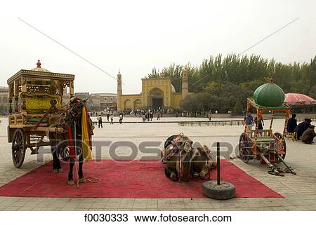 China, Xinjiang, kashgar, Id Kah mosque and attractions View Large Photo Image Stock Image - China, Xinjiang, kashgar, Id Kah mosque and attractions. Fotosearch