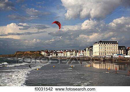 Stock Image - France, Pas-de-Calais, Opal Coast, Wimereux beach. Fotosearch