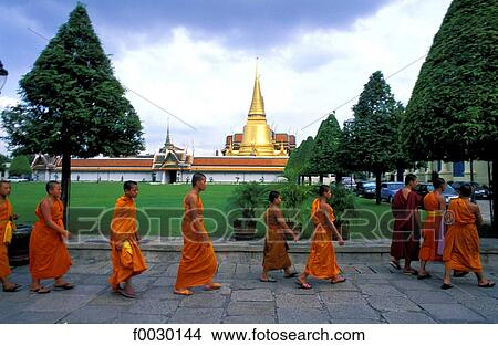 Picture - Thailand, Bangkok, Grand Palace and emerald Buddha temple "Wat Phra Keo", Buddhist monks. Fotosearch