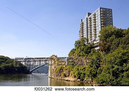 Stock Image - United States, New York, cruise around Manhattan island, Henry Hudson bridge at back. Fotosearch