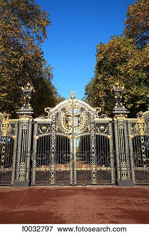 England, London, Buckingham palace, gates of Green Park View Large Photo Image Stock Photo - England, London, Buckingham palace, gates of Green Park. Fotosearch