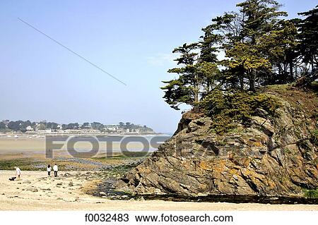 Stock Image - France, Brittany, Saint Malo, beach. Fotosearch
