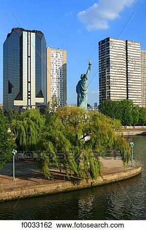 France, Paris, ile des cygnes, statue of liberty View Large Photo Image Stock Image - France, Paris, ile des cygnes, statue of liberty. Fotosearch