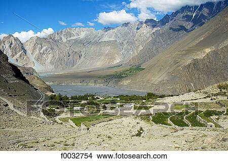 Pakistan, Hunza valley View Large Photo Image Picture - Pakistan, Hunza valley. Fotosearch
