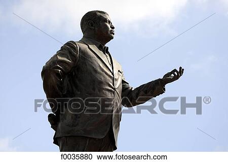Stock Image - Barbados, Bridgetown, Independance square, statue of the prime minister. Fotosearch