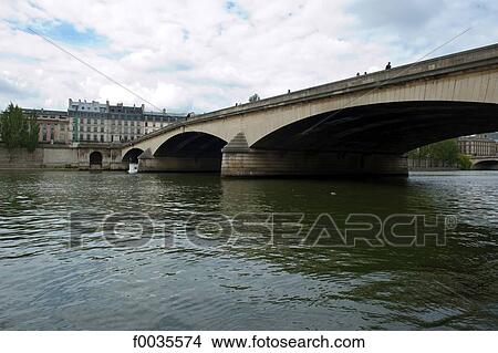 Picture - France, Paris (75), Ile de France, pont du carrousel. Fotosearch