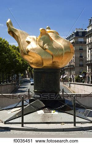 France, Paris (75), Ile de France, pont de l'Alma, flame of liberty View Large Photo Image Stock Image - France, Paris (75), Ile de France, pont de l'Alma, flame of liberty. Fotosearch