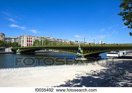 France, Paris (75), Ile de France, pont Mirabeau View Large Photo Image Stock Image - France, Paris (75), Ile de France, pont Mirabeau. Fotosearch