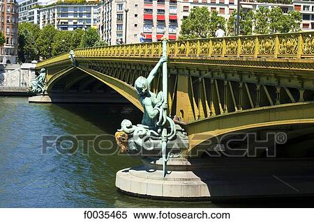 Stock Photography - France, Paris (75), Ile de France, pont Mirabeau. Fotosearch