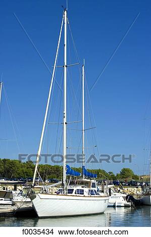 Picture - France, Poitou Charentes, La Palmyre, boat. Fotosearch