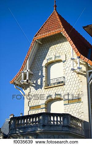 Stock Photo - France, Poitou Charentes, Royan, beach of Grande Conche, old house. Fotosearch