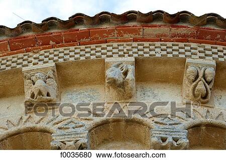 Stock Image - France, Poitou Charentes, Talmont sur Gironde, church of St Ragedonde. Fotosearch