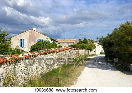 France, Poitou Charentes, Talmont sur Gironde View Large Photo Image Stock Photo - France, Poitou Charentes, Talmont sur Gironde. Fotosearch