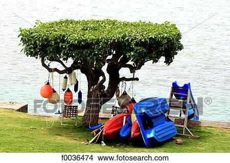 Picture - United States, Hawaii, Oahu island, nautical material. Fotosearch