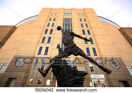Stock Image - United States, Illinois, Chicago, statue of Michael Jordan. Fotosearch