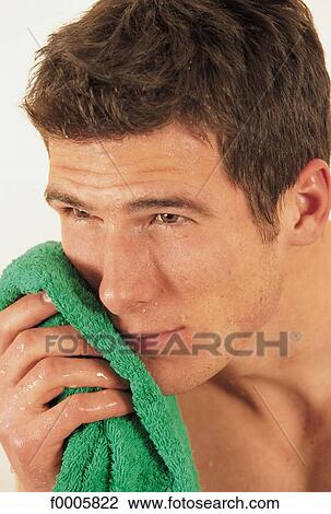 Stock Image - In the Bathroom, lifestyle, inside, indoor, indoor shots. Fotosearch
