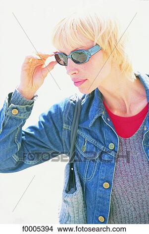 Picture - lifestyle, girl, woman, people, A Day with Julia. Fotosearch