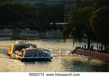 Picture - France, Paris, The Seine River. Fotosearch