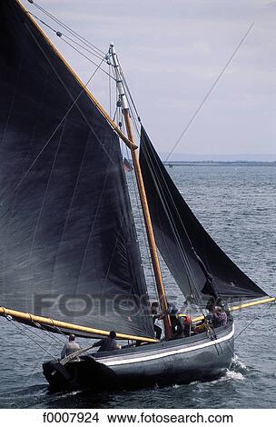 Picture - Ireland, Hooker in Galway. Fotosearch