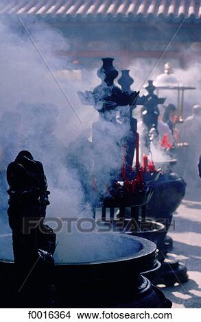 Picture - China, Taiwan, incense and offerings. Fotosearch