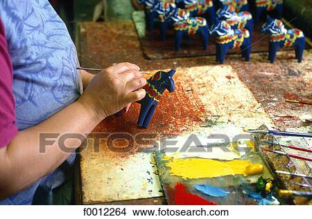 Picture - Sweden, Dalecarlia, Nusnäs, traditional figurines. Fotosearch