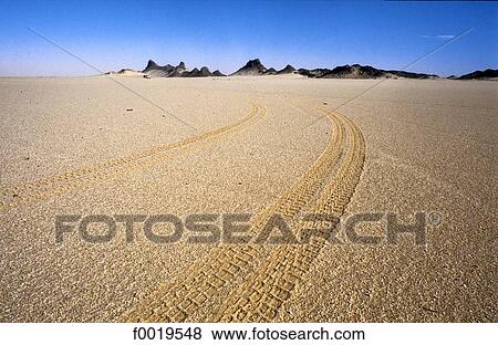 Stock Photo - Algeria, Tassili n'Ajjer, rally. Fotosearch