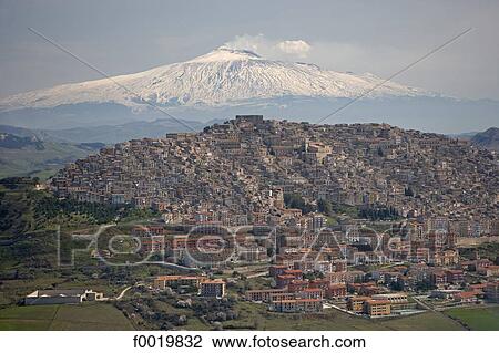 Stock Image - Italy, Sicily, Agrigento, Concord temple. Fotosearch