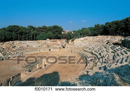 Stock Image - Italy, Sicily, Syracuse, Ortygia old city, cathedral. Fotosearch