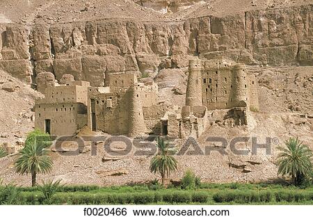Stock Photograph - Yemen, Hidyah, fortess in the sand. Fotosearch