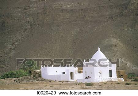 Stock Photo - Yemen, Wadi Hadramawt, mausoleum. Fotosearch