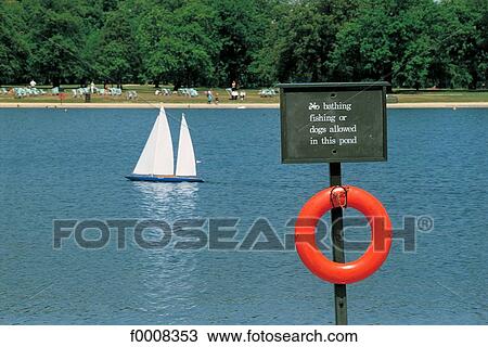 Stock Image - United Kingdom, London, Kensington gardens. Fotosearch