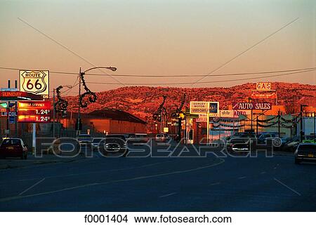 Picture - Nouveau Mexique, Gallup, route 66. Fotosearch