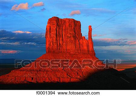 Picture - Utah, Monument Valley. Fotosearch
