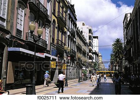 Stock Image - Spain, Canary Islands, Gran Canaria, Las Palmas de Gran Canaria, shopping street. Fotosearch