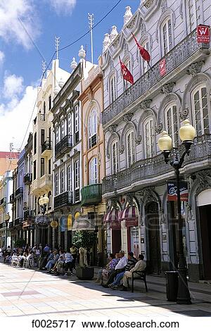 Stock Photo - Spain, Canary Islands, Gran Canaria, Las Palmas de Gran Canaria, shopping street. Fotosearch