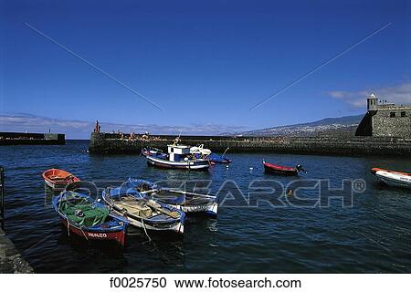 Stock Image - Spain, Canary Islands, Tenerife, Puerto de la Cruz, harbour. Fotosearch