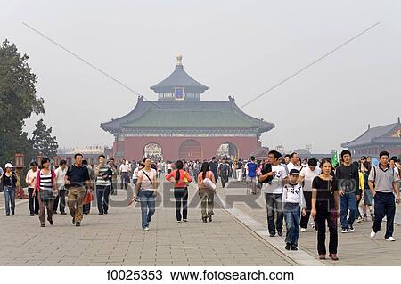 Stock Image - China, Beijing, Temple of Heaven, crowd. Fotosearch