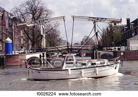 Picture - The Netherlands, North Holland, Amsterdam, canal. Fotosearch