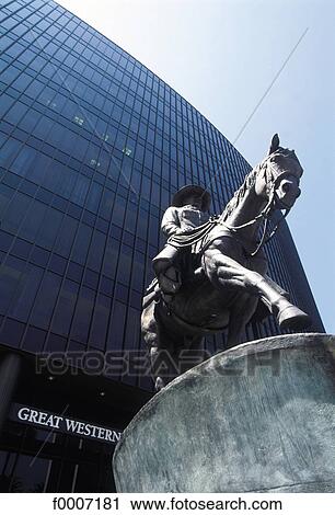 United States, California, Los Angeles, statue by a building View Large Photo Image Stock Image - United States, California, Los Angeles, statue by a building. Fotosearch