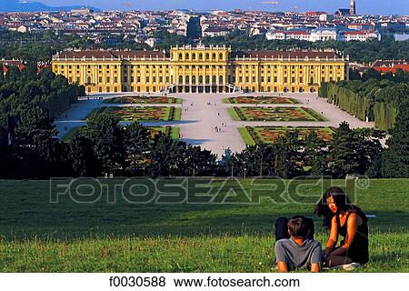 Autriche, Vienne, château de Schönbrunn et son parc View Large Photo Image Stock Photo - Autriche, Vienne, château de Schönbrunn et son parc. Fotosearch