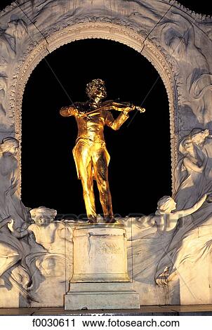 Autriche, Vienne, Stadtpark, monument dédié à Johann Strauss de nuit View Large Photo Image Stock Image - Autriche, Vienne, Stadtpark, monument dédié à Johann Strauss de nuit. Fotosearch