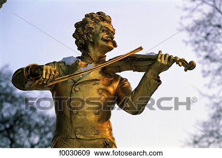 Autriche, Vienne, Stadtpark, monument dédié à Johann Strauss, détail View Large Photo Image Stock Photo - Autriche, Vienne, Stadtpark, monument dédié à Johann Strauss, détail. Fotosearch