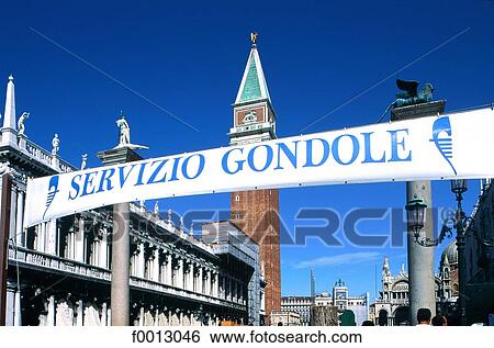 Stock Photograph - Italie, Venise, campanile de Saint-Marc et publicité pour les gondoles. Fotosearch