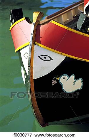 Stock Photo - Italie, Venise, gondole décorée, détail. Fotosearch
