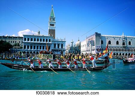 Stock Photo - Italie, Venise, la régate historique devant San Marco. Fotosearch