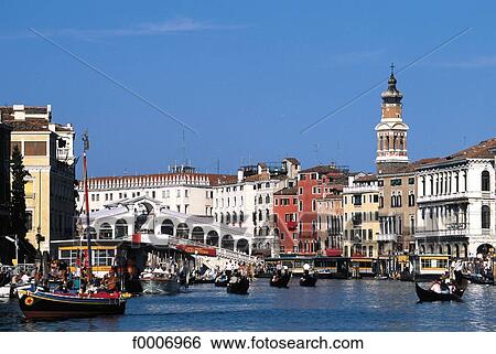 Stock Photograph - Italie, Venise, le Grand canal et le Rialto. Fotosearch